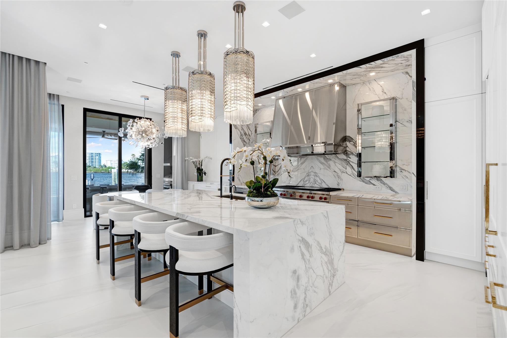 2519 Aqua Vista Blvd