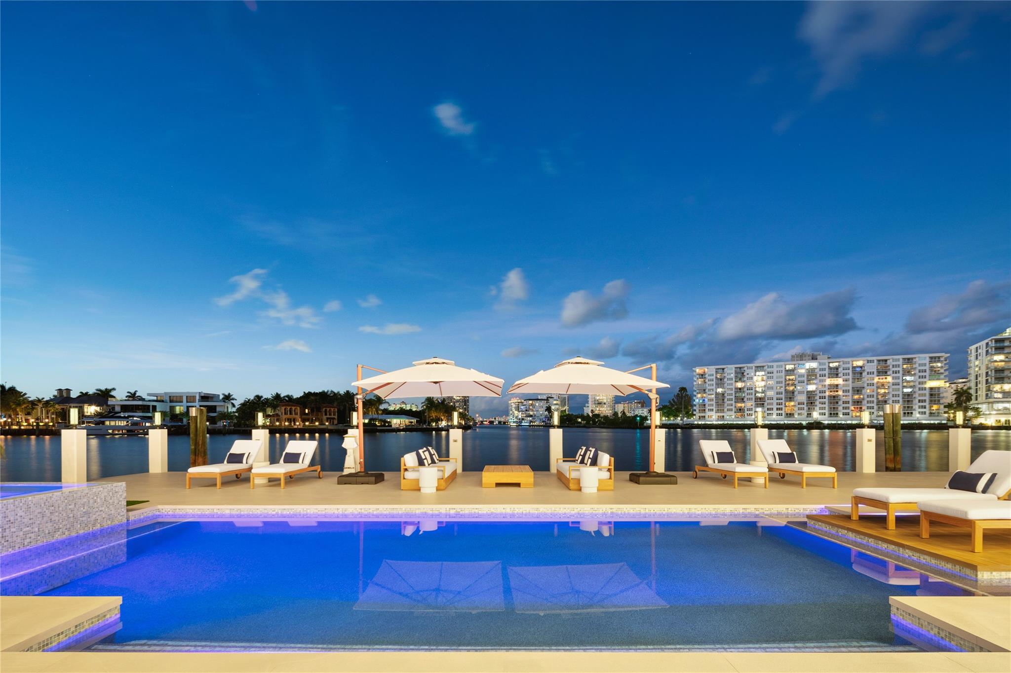 2519 Aqua Vista Blvd