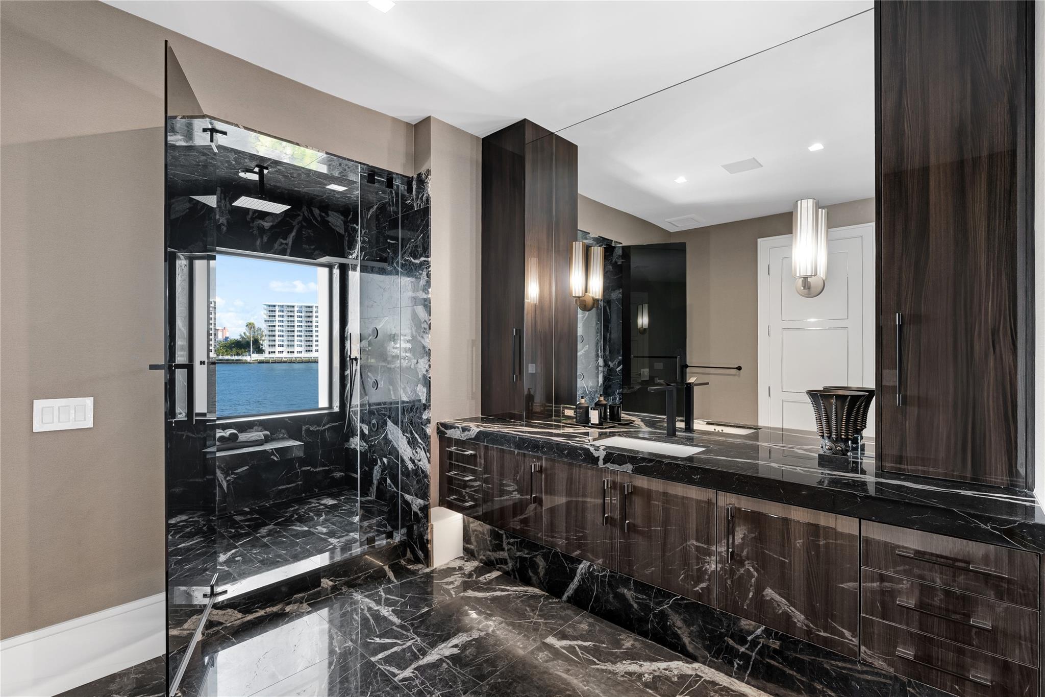 2519 Aqua Vista Blvd