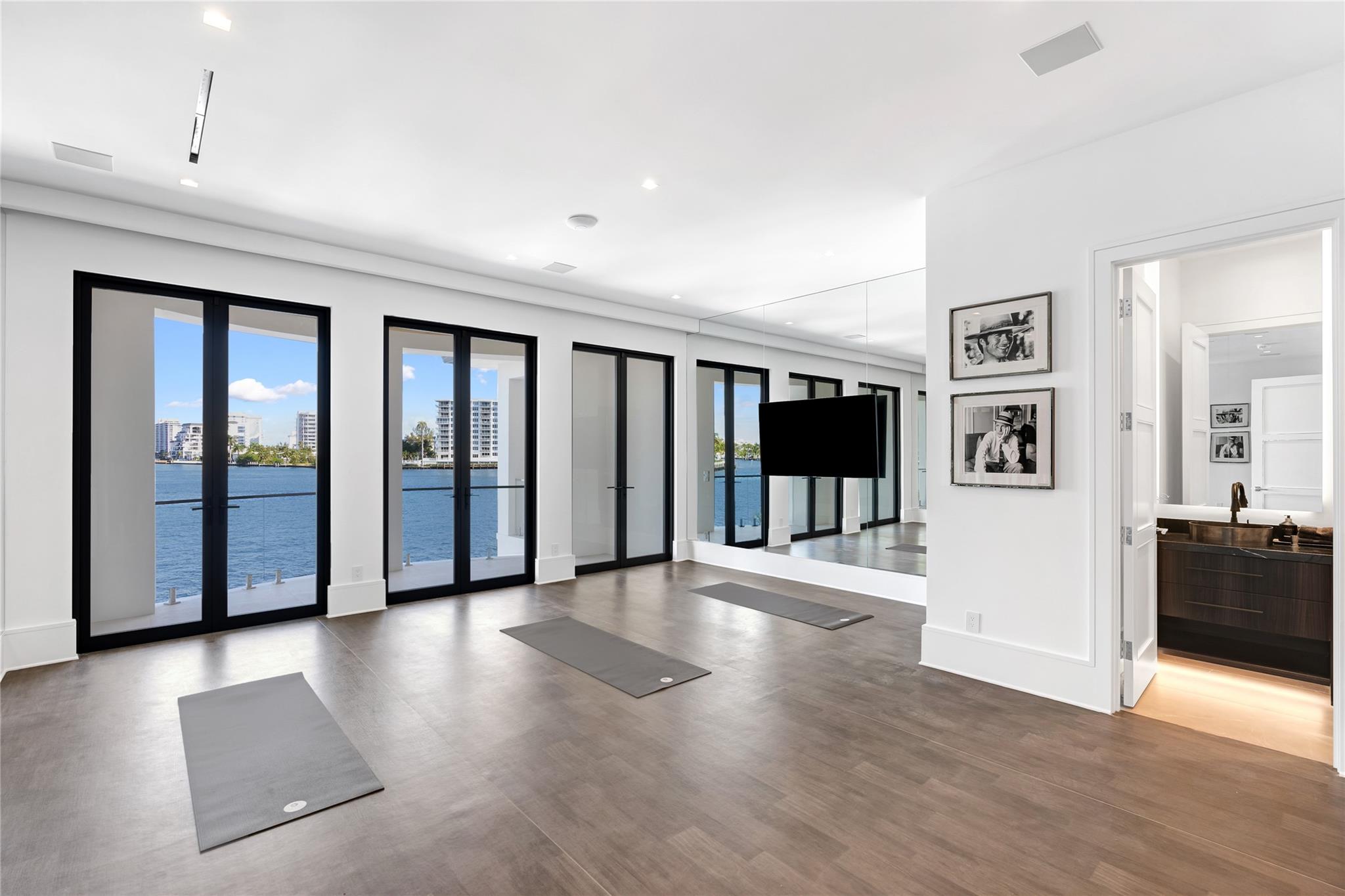 2519 Aqua Vista Blvd