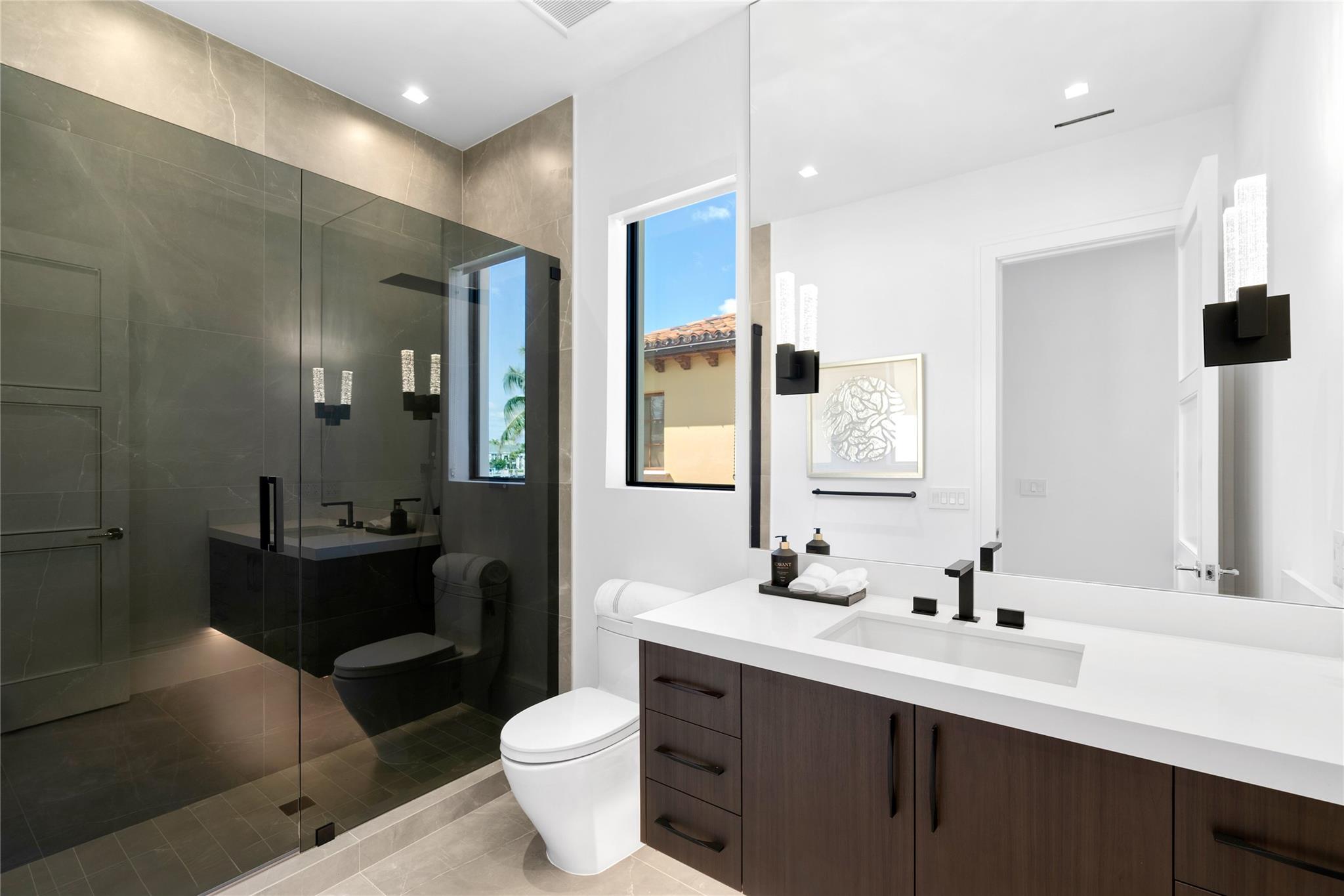 2519 Aqua Vista Blvd