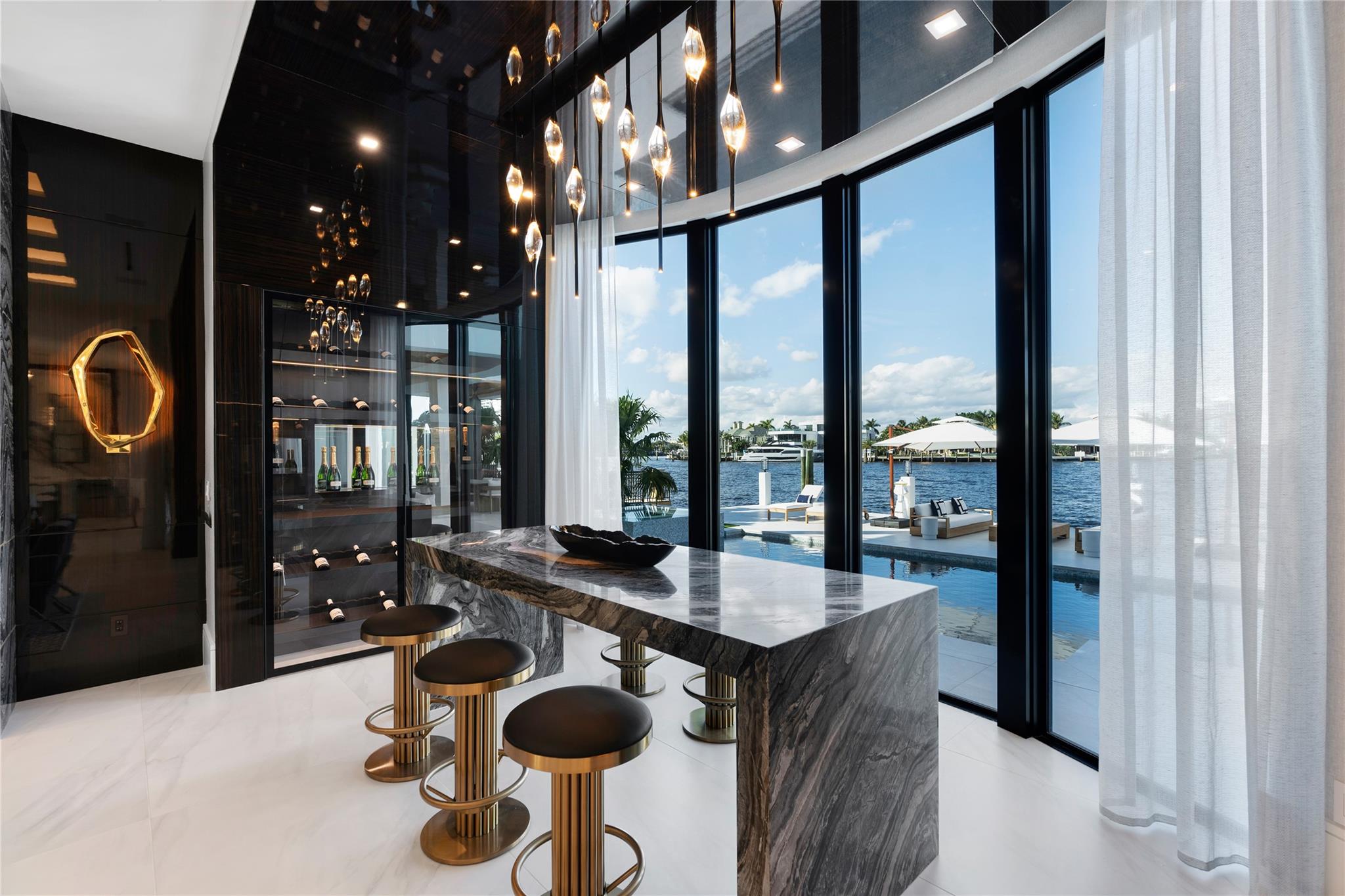 2519 Aqua Vista Blvd