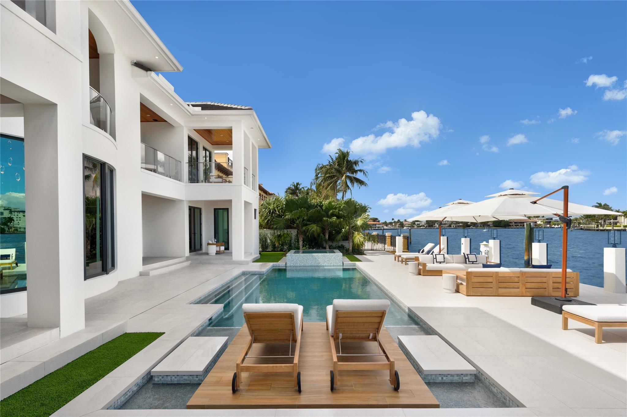 2519 Aqua Vista Blvd