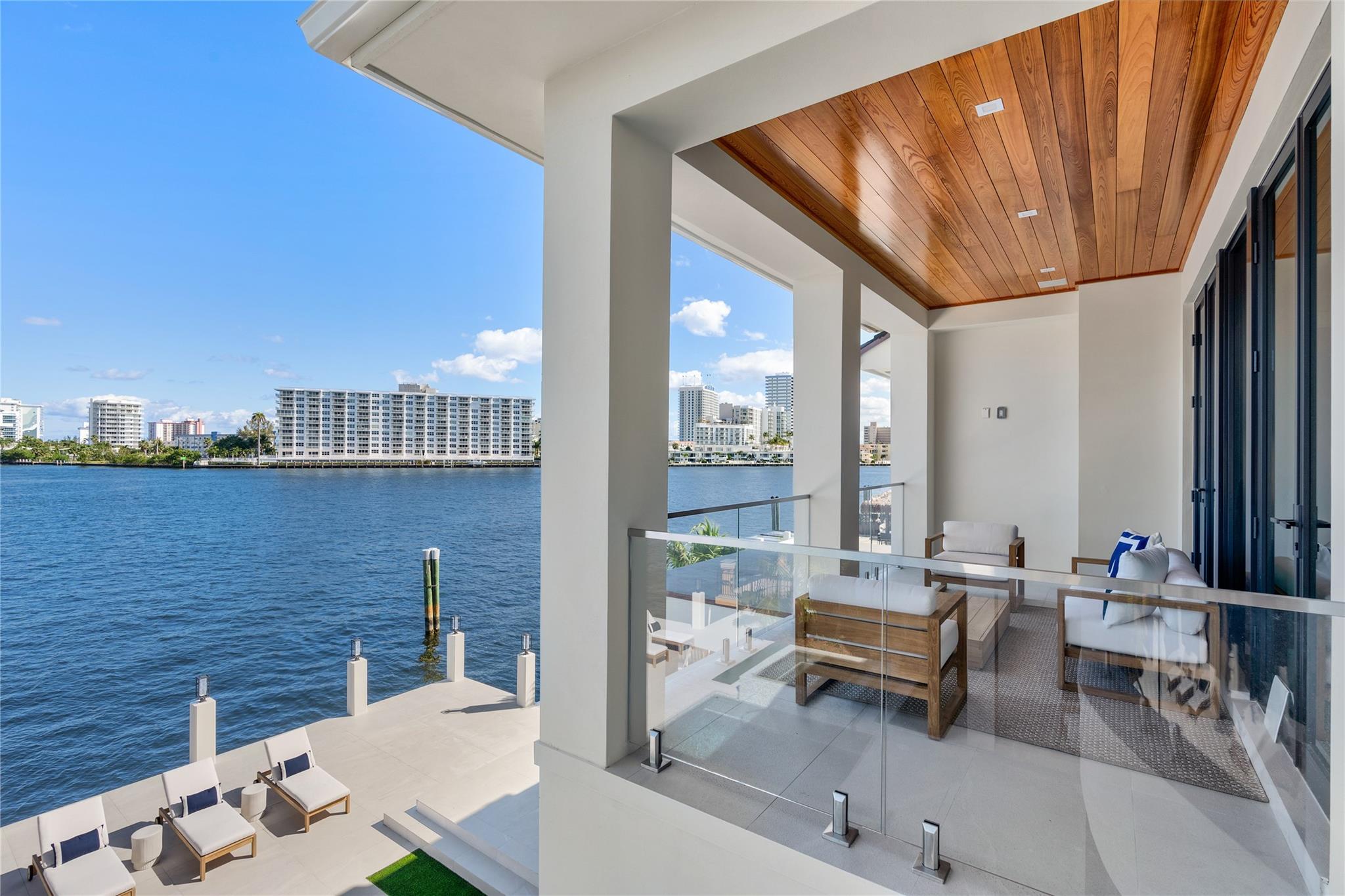 2519 Aqua Vista Blvd