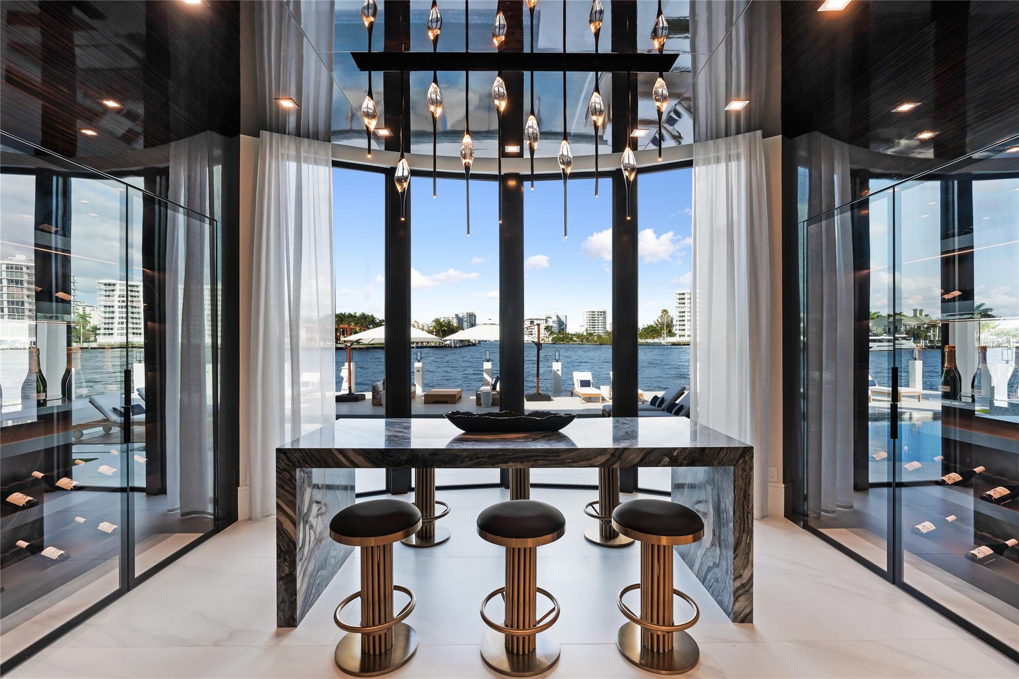 2519 Aqua Vista Blvd