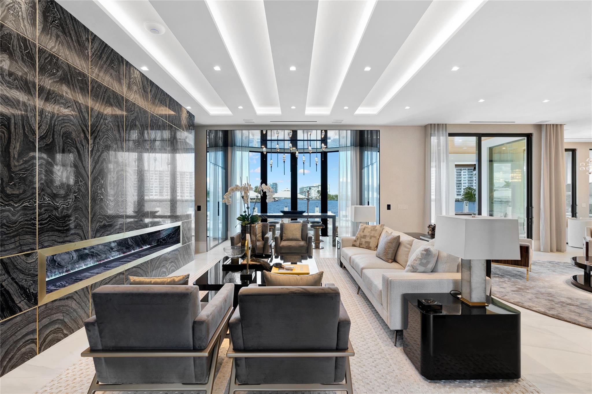 2519 Aqua Vista Blvd