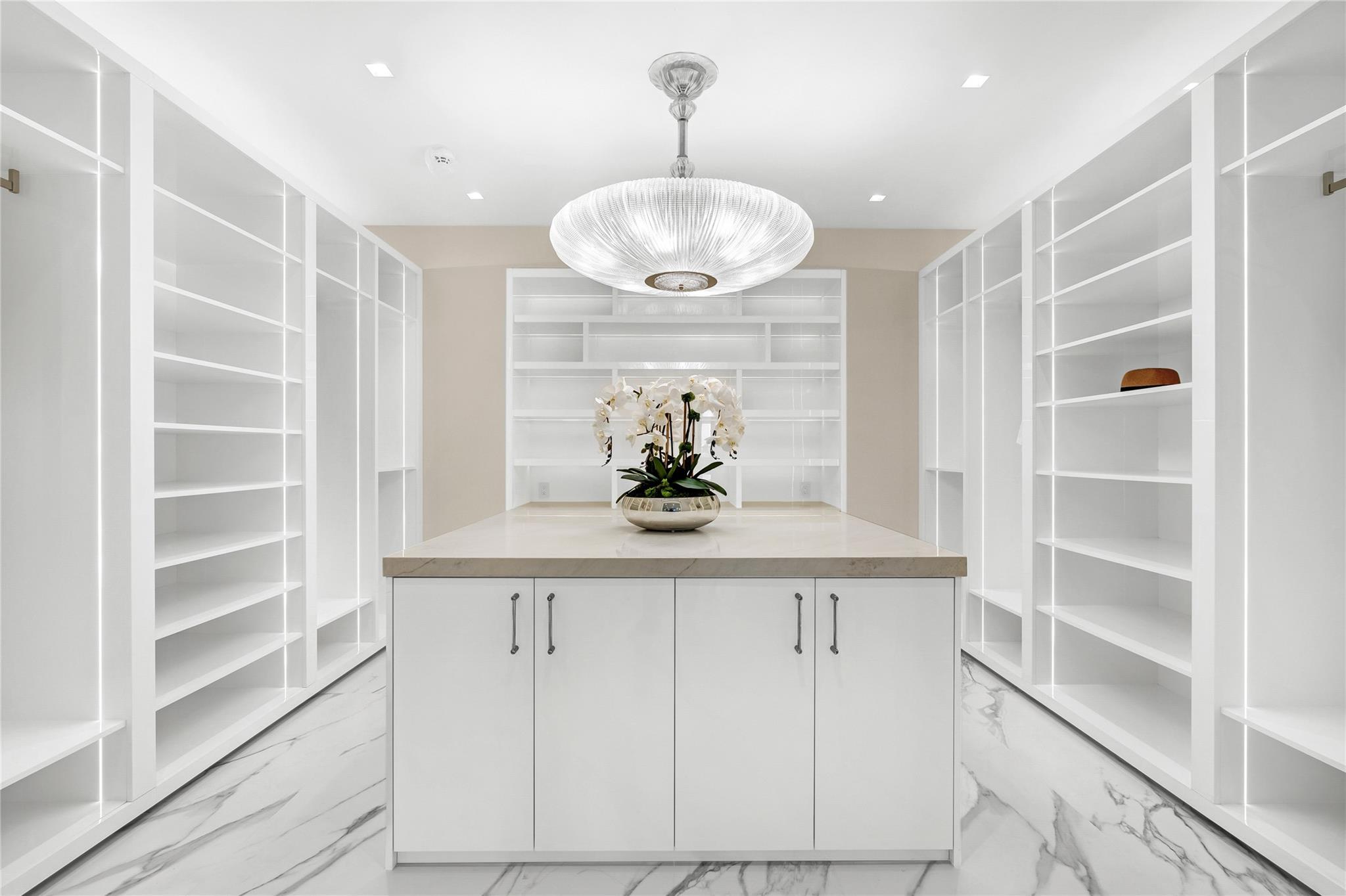 2519 Aqua Vista Blvd