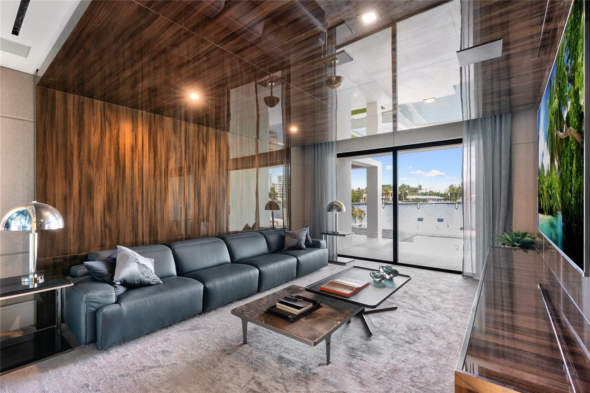 2519 Aqua Vista Blvd