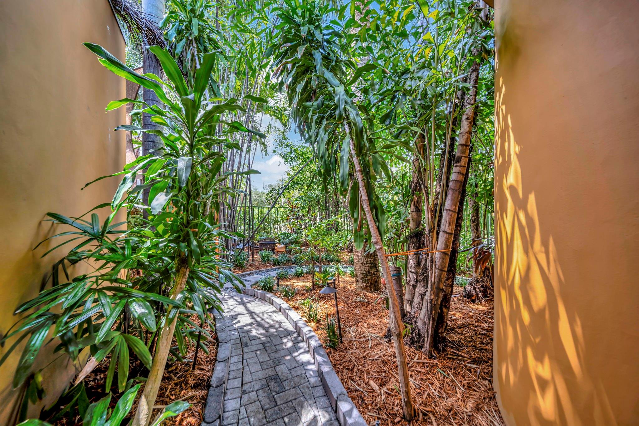 1701 E Broward Blvd