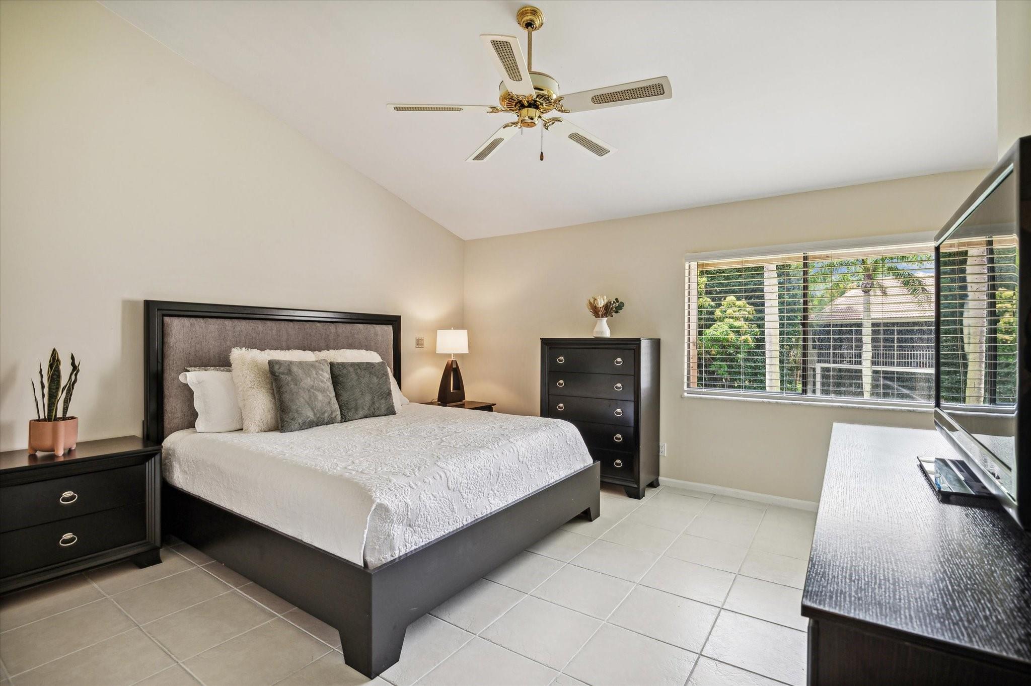 5750 Coach House Cir