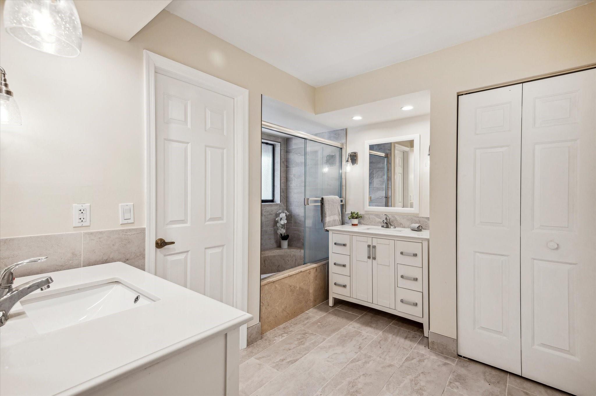 5750 Coach House Cir