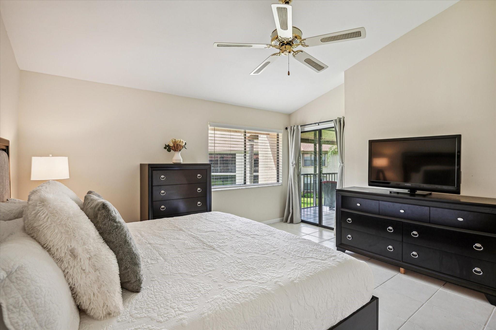 5750 Coach House Cir