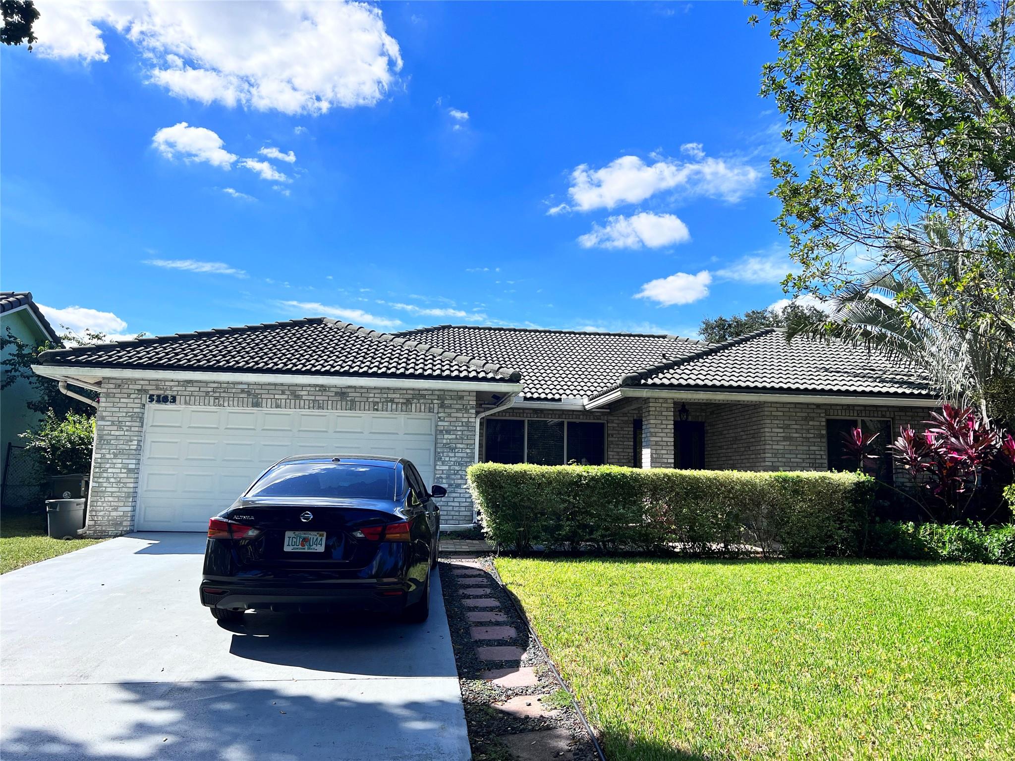 5183 NW 48th Ave