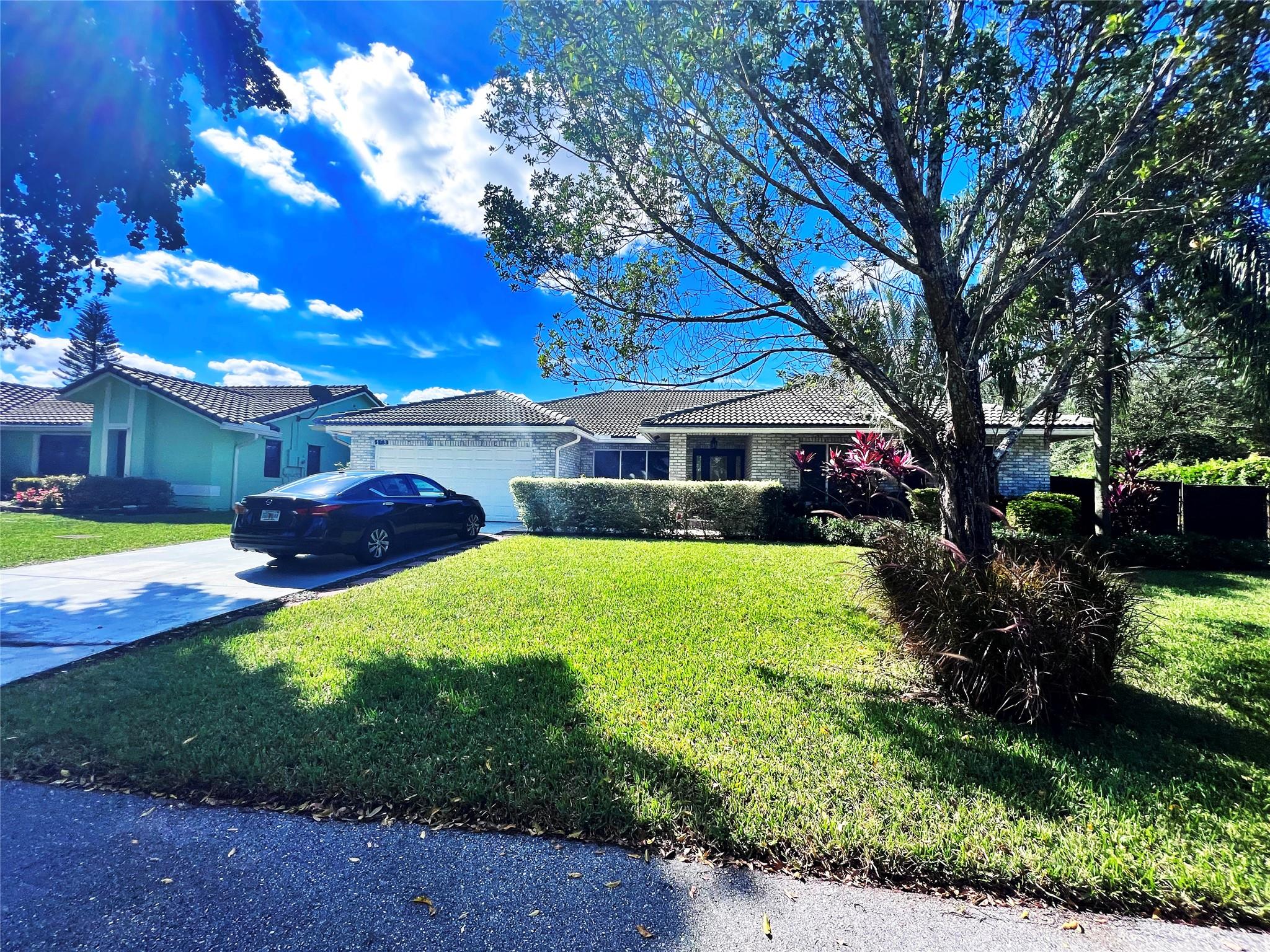 5183 NW 48th Ave