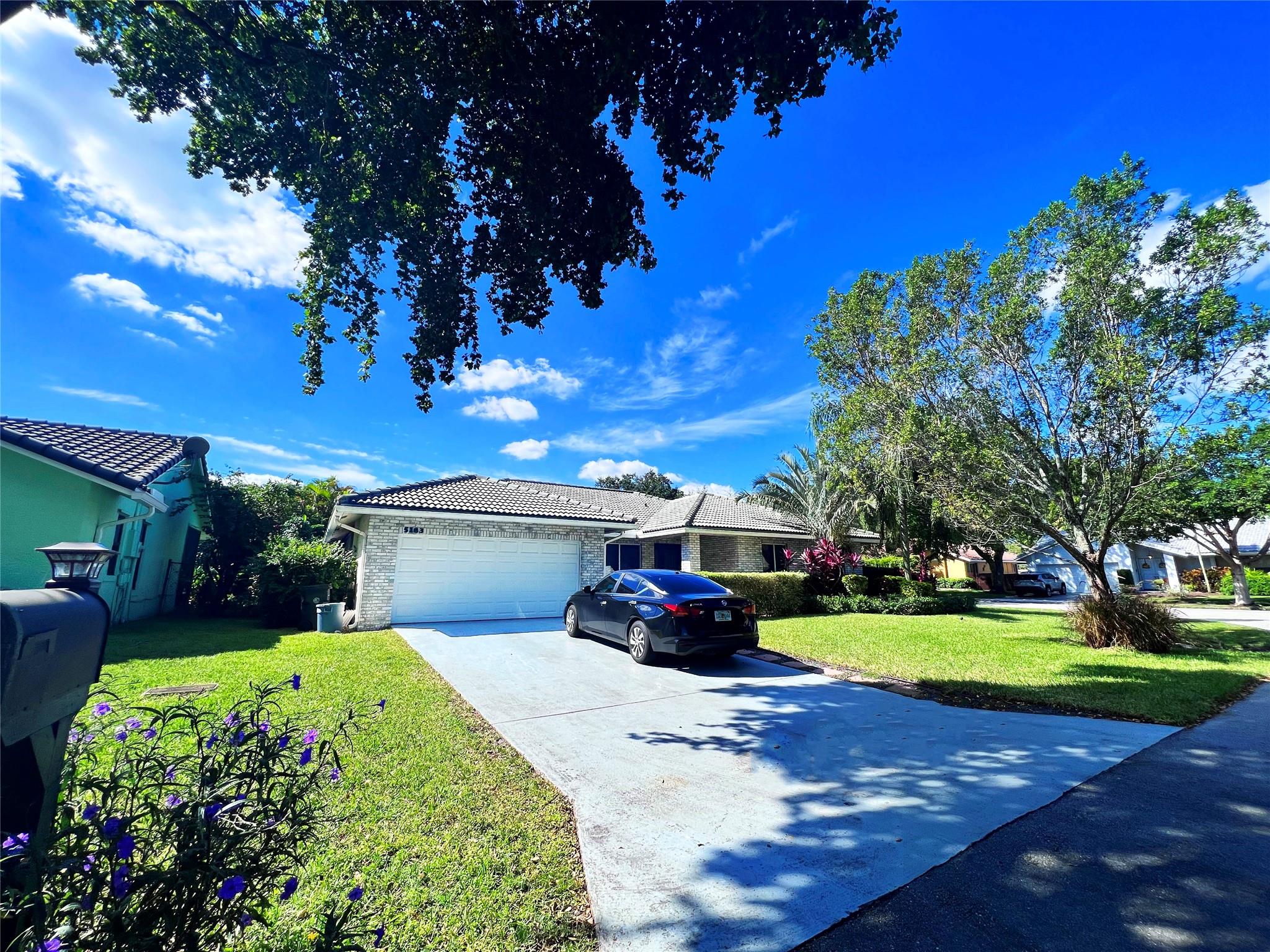 5183 NW 48th Ave