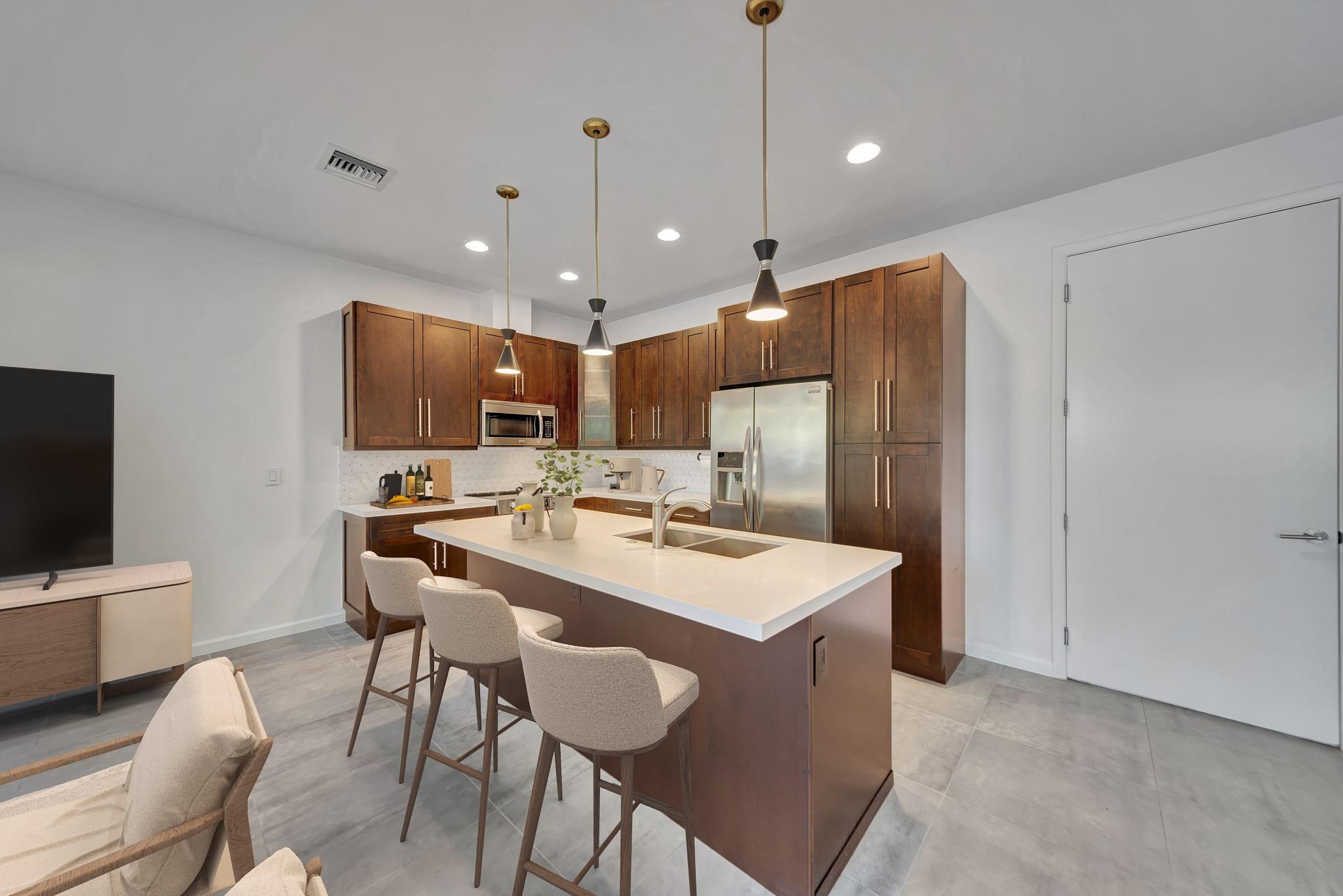 3741 NE 13th Ave 3741