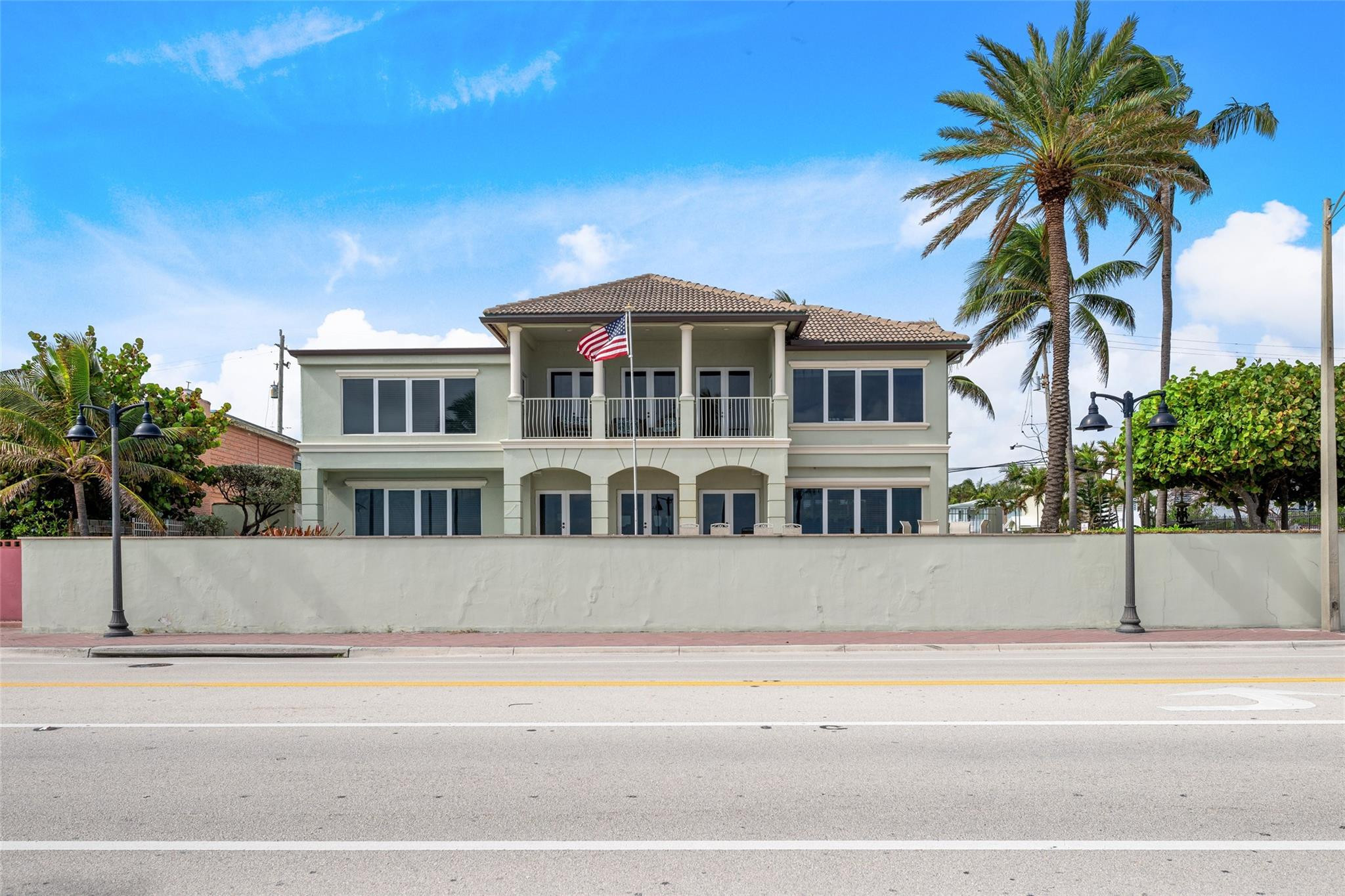 1617 N Fort Laud Bch Boulevard