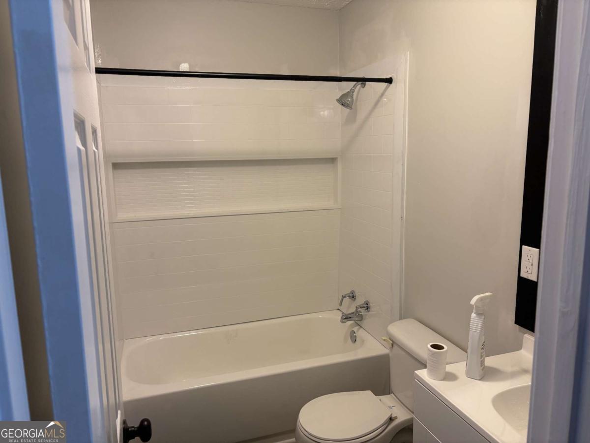 153 A Cox Road SW