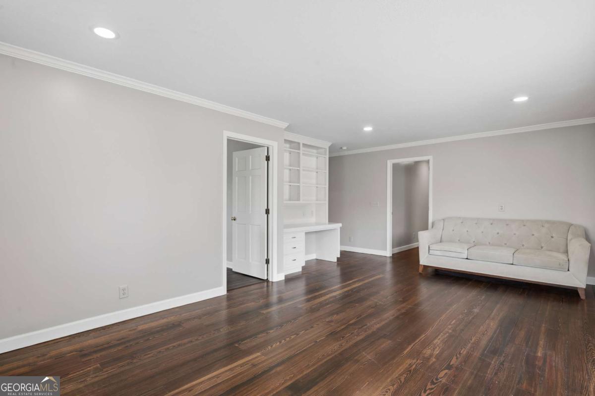 390 Dedrick Road
