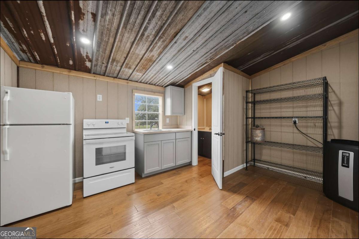 390 Dedrick Road