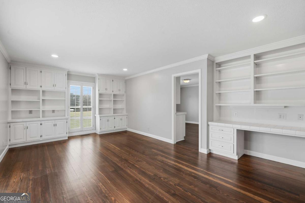 390 Dedrick Road