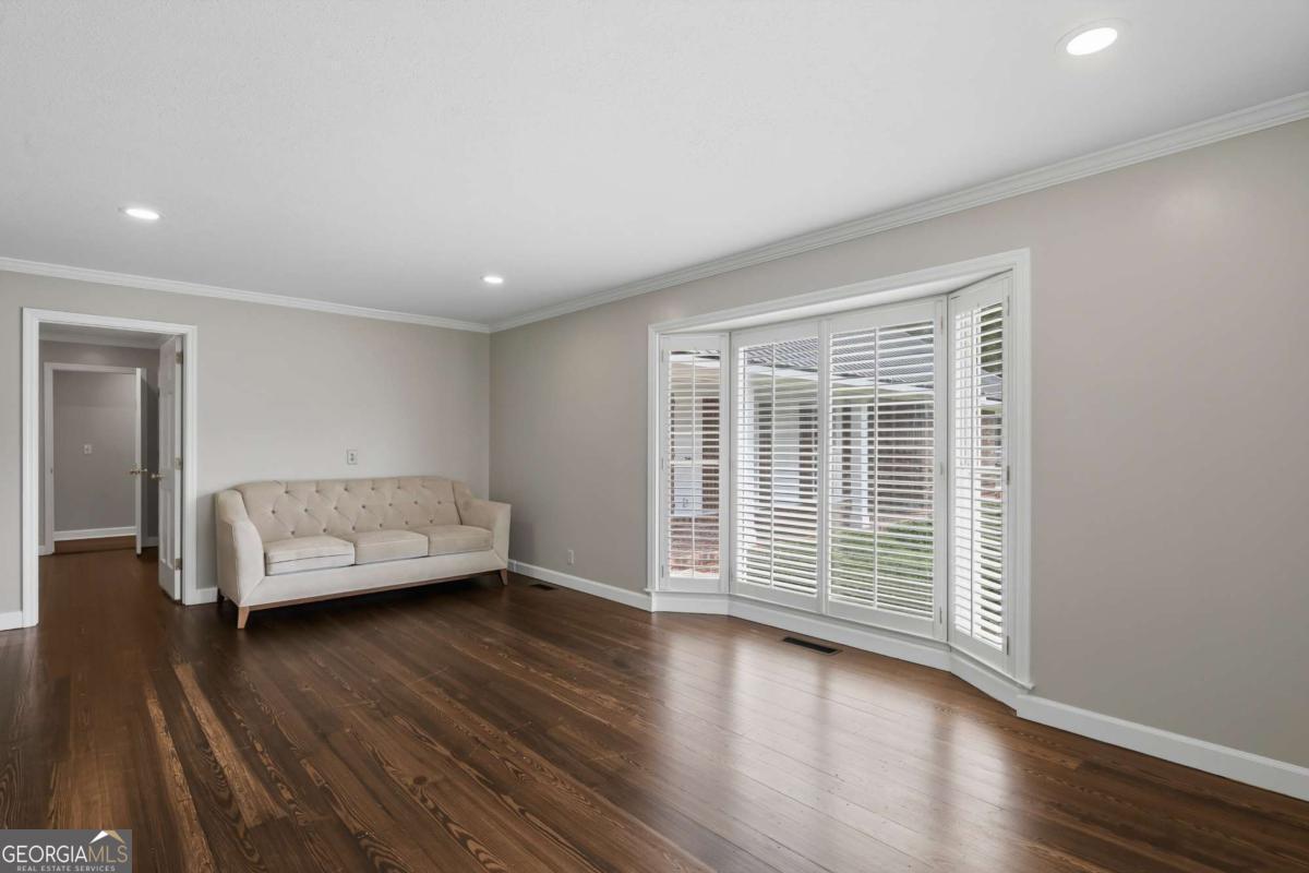 390 Dedrick Road