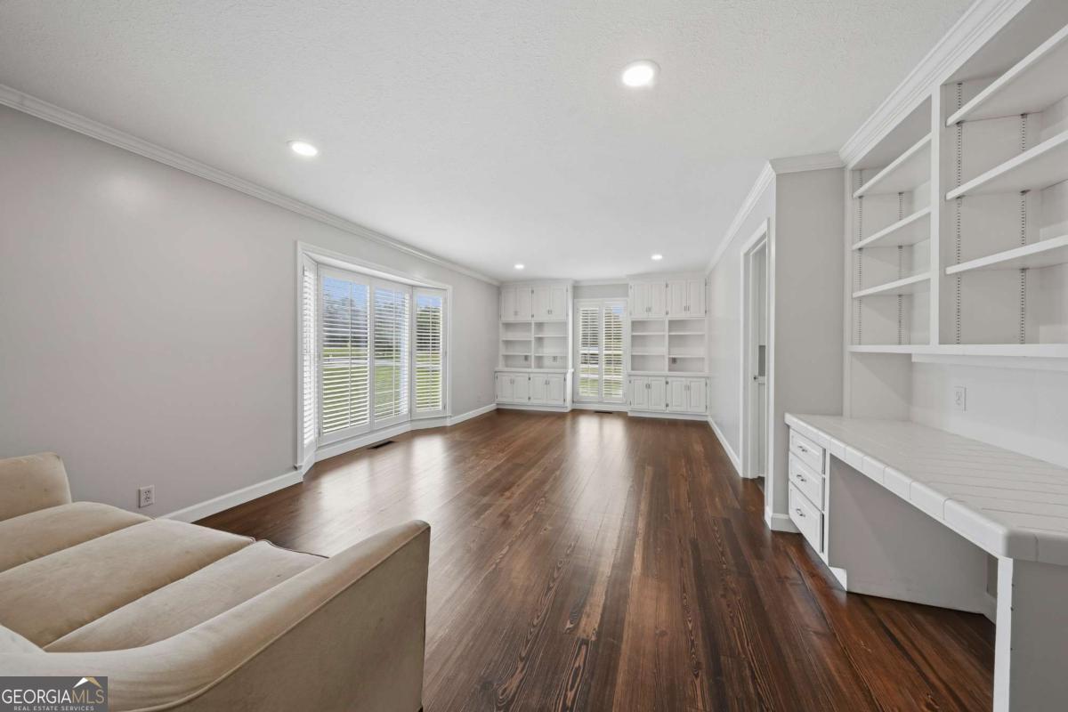 390 Dedrick Road