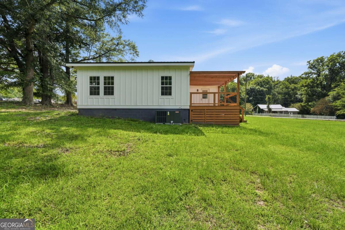 203 Main Street SE