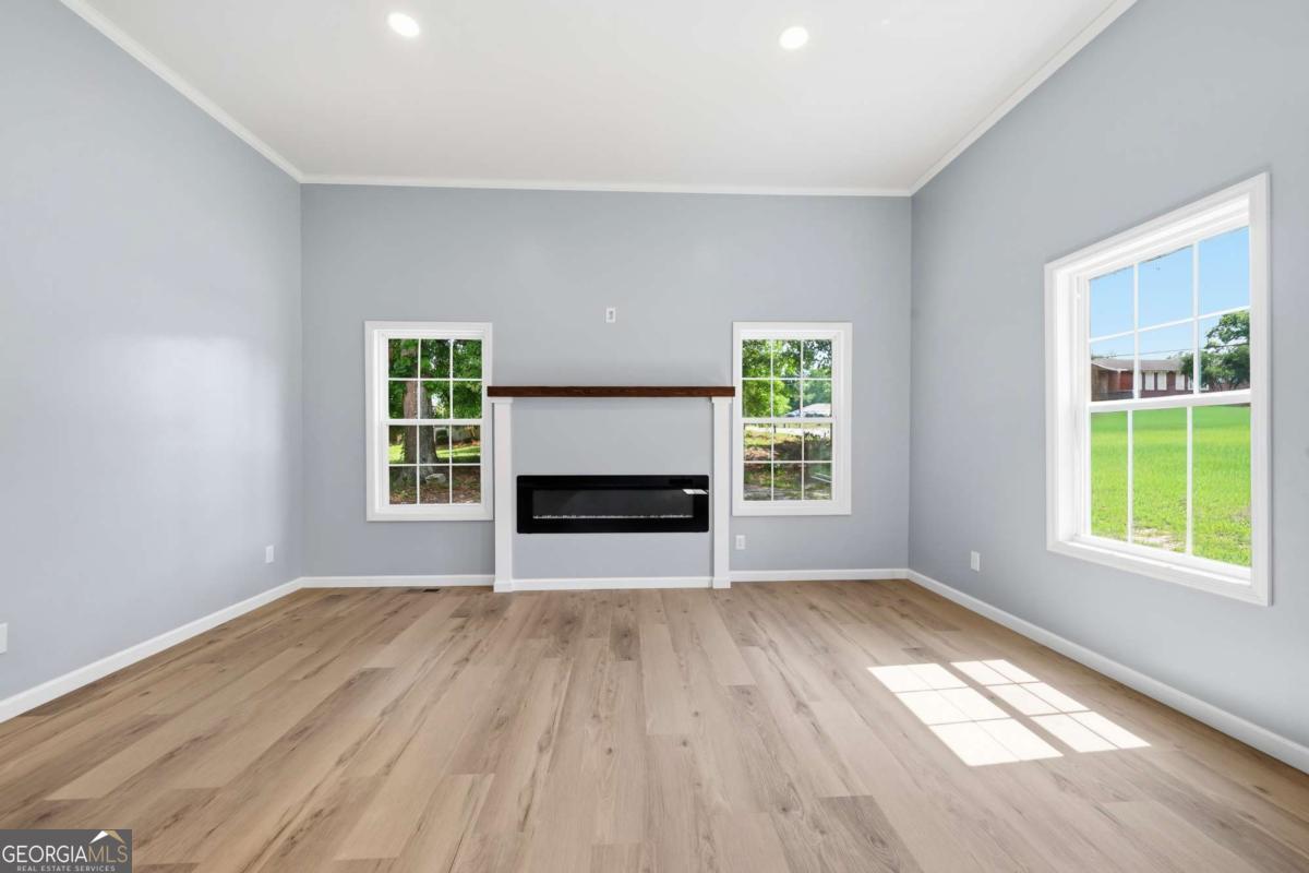 203 Main Street SE