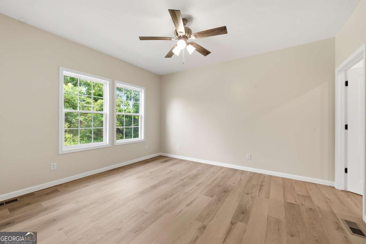 203 Main Street SE