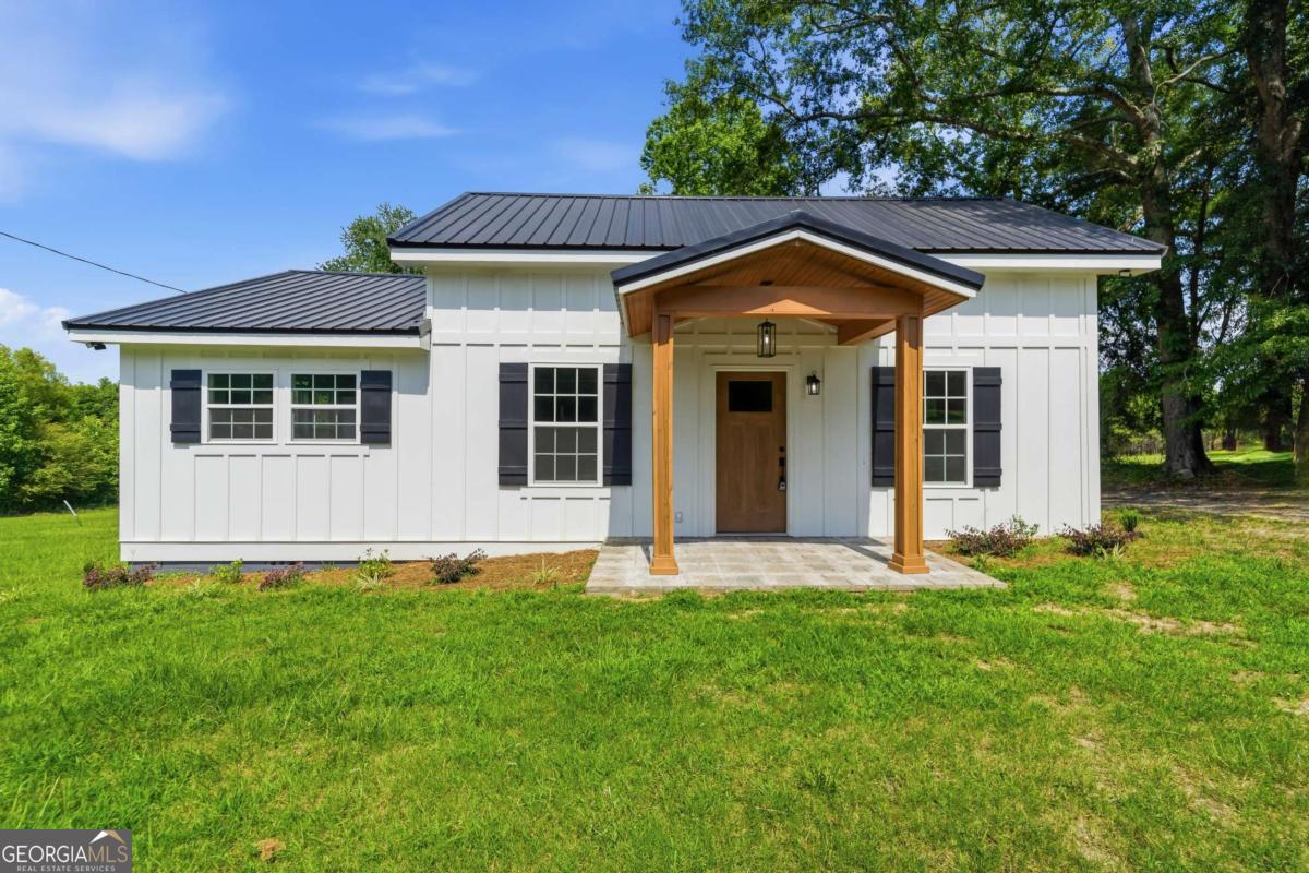 203 Main Street SE