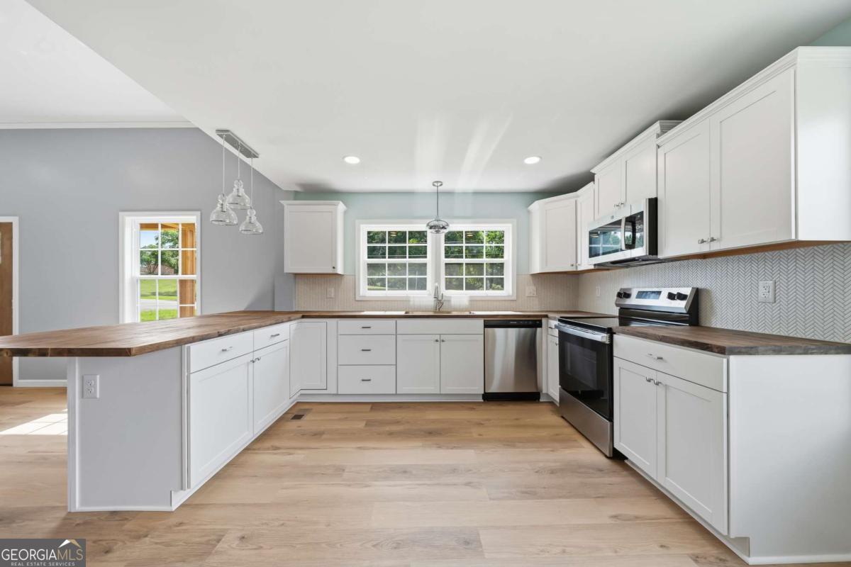 203 Main Street SE