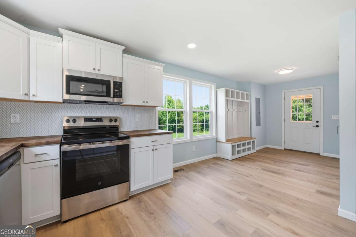 203 Main Street SE