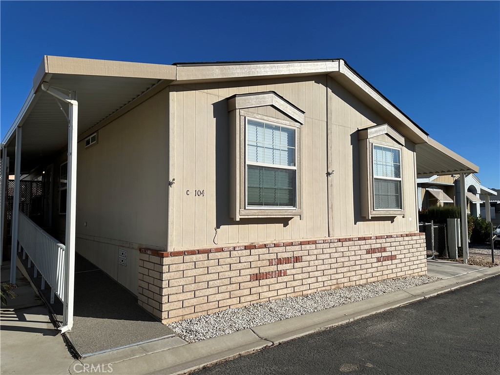 20843 Waalew Road C104