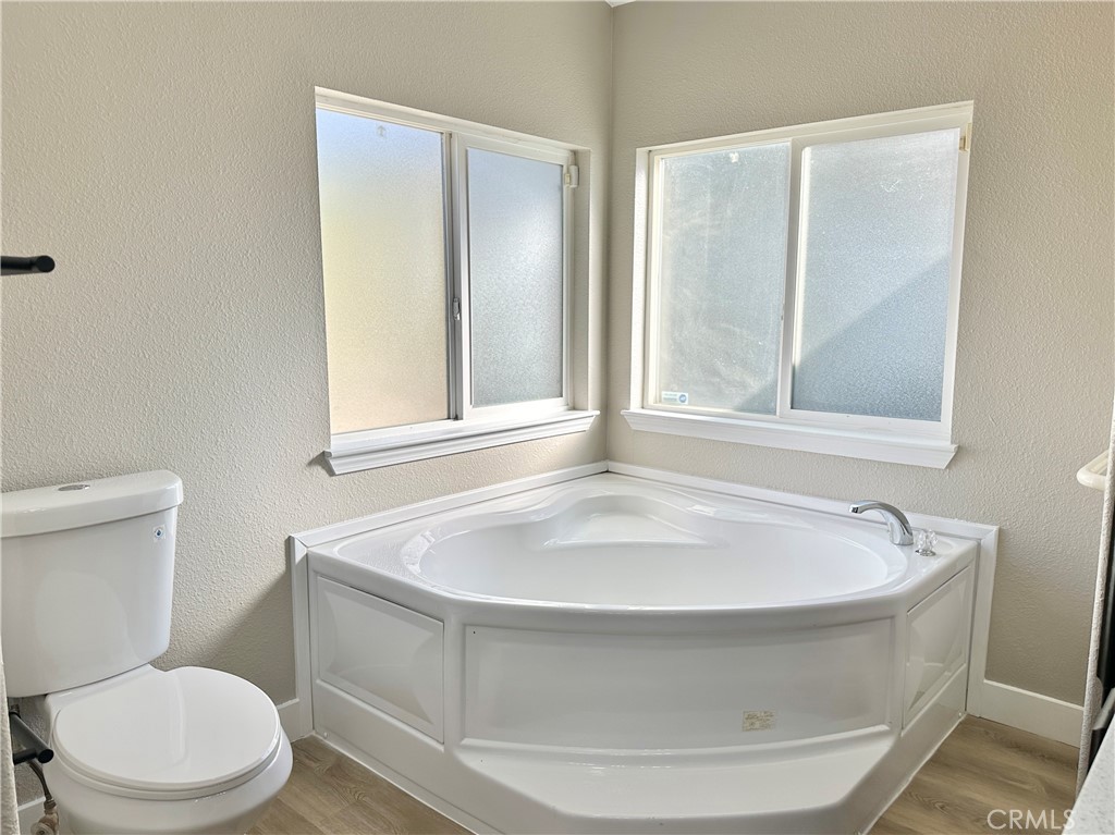 20843 Waalew Road C104