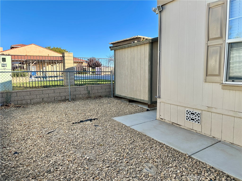 20843 Waalew Road C104