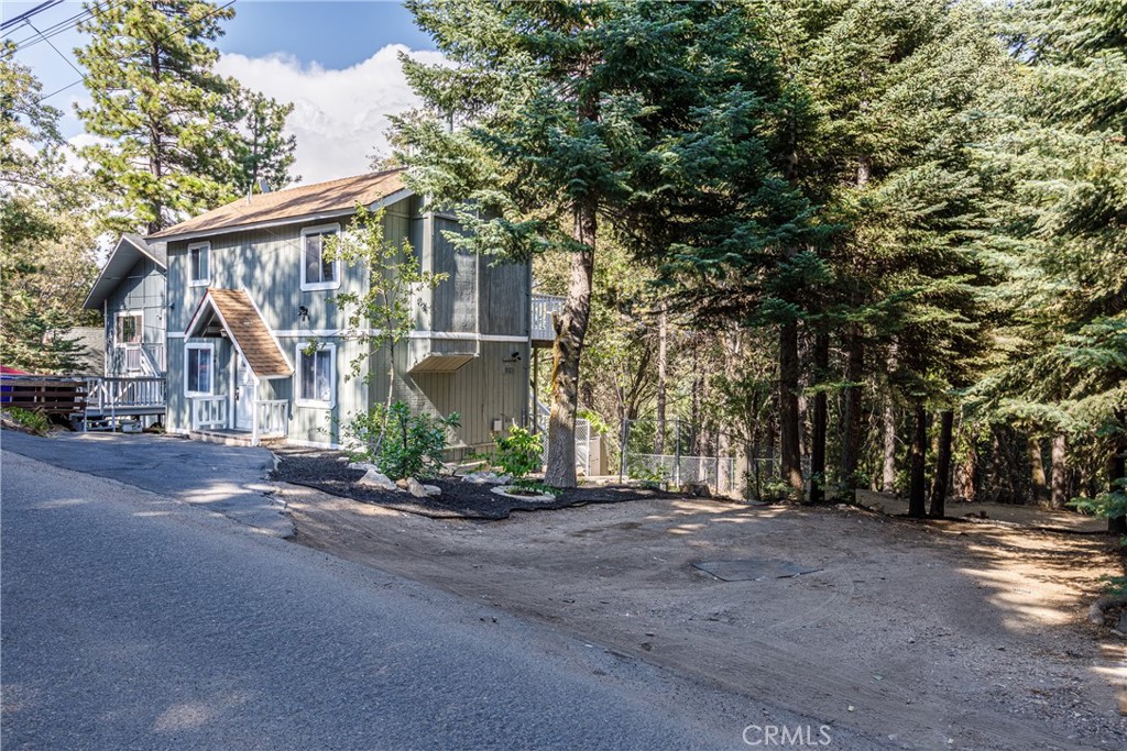 1187 Scenic Way