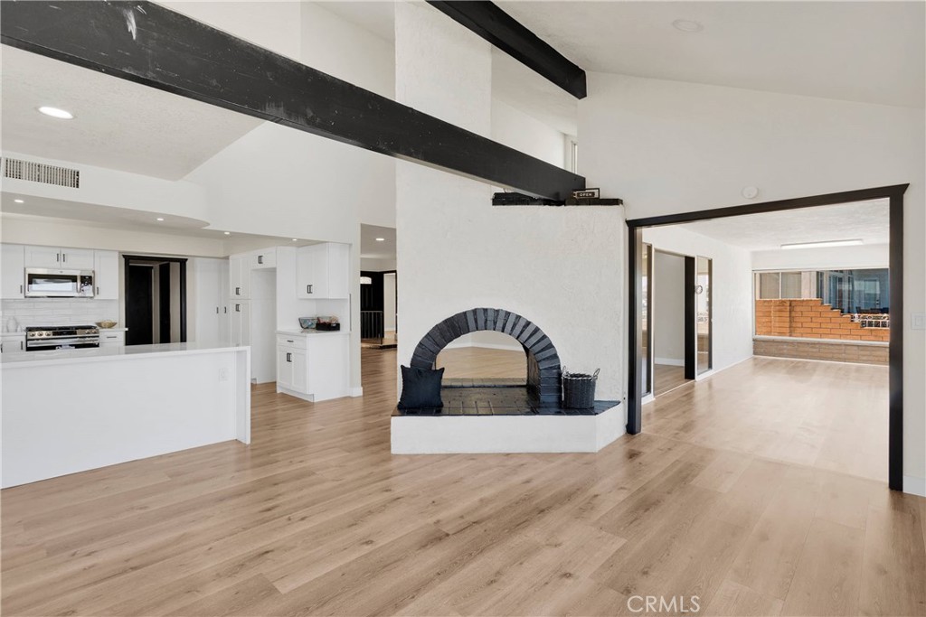 13835 Spring Valley