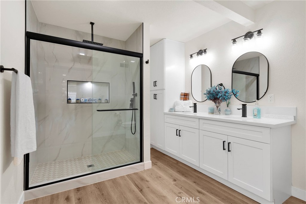 13835 Spring Valley