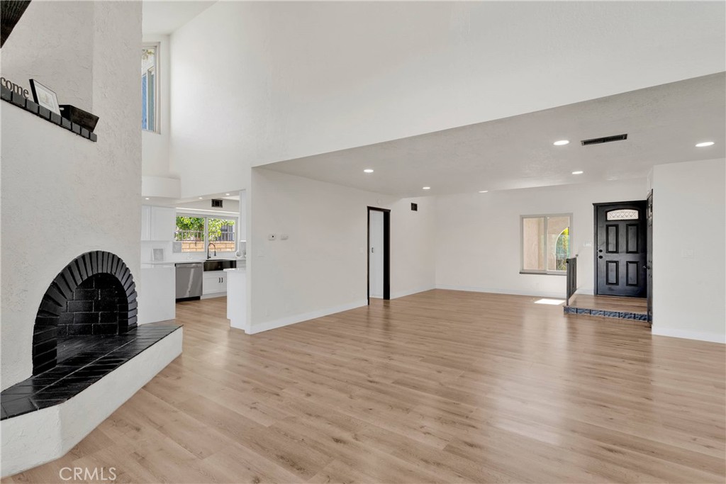 13835 Spring Valley