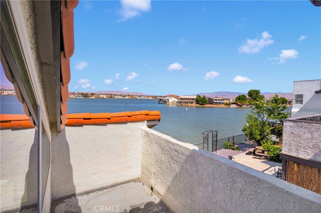13835 Spring Valley