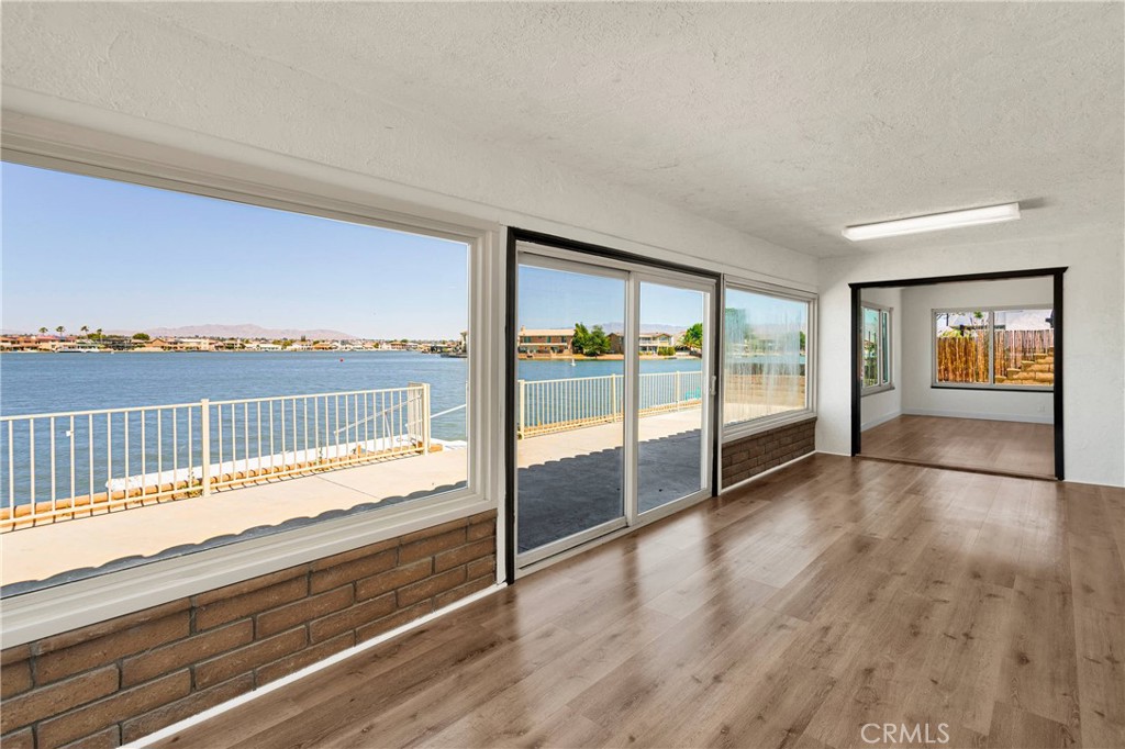 13835 Spring Valley