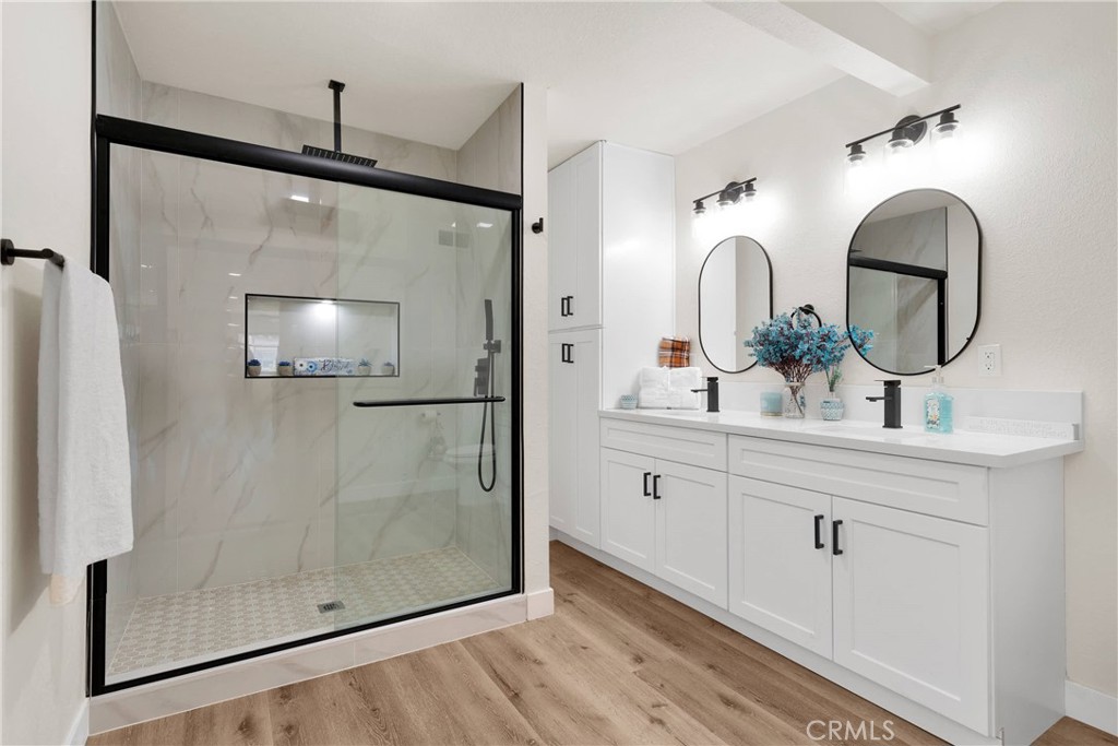 13835 Spring Valley
