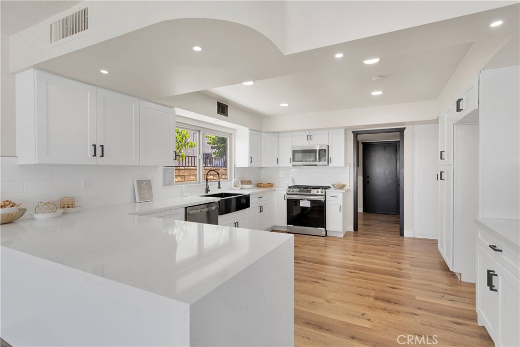 13835 Spring Valley