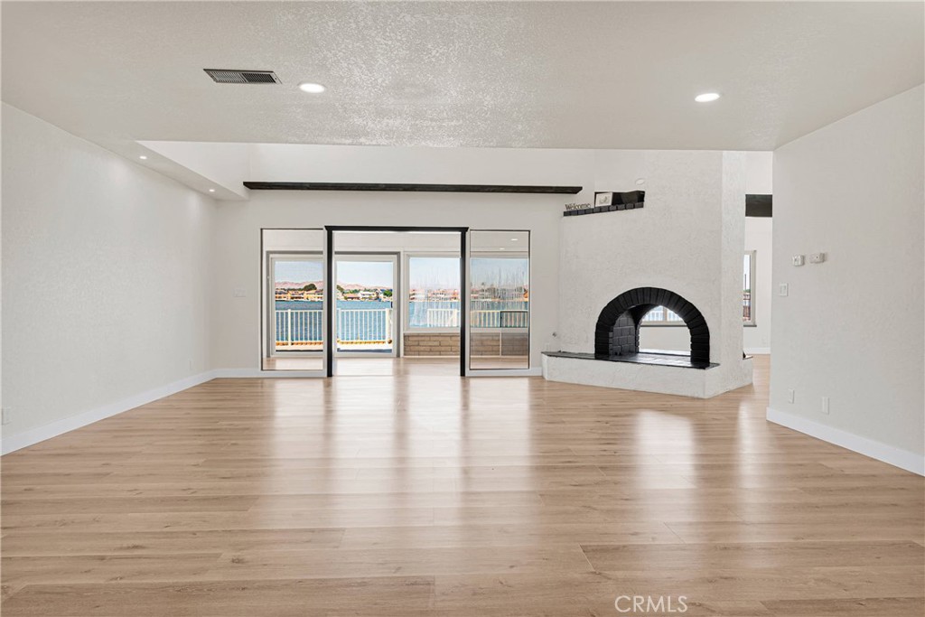 13835 Spring Valley