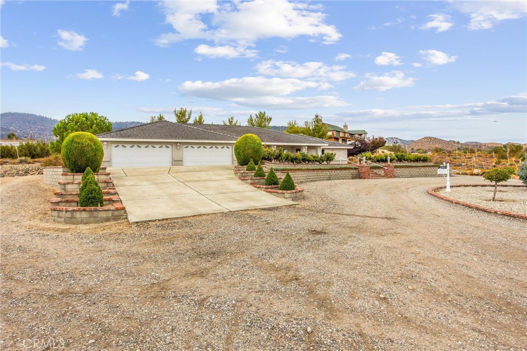325 Canyon Road