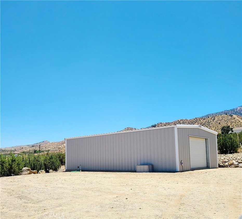 325 Canyon Road