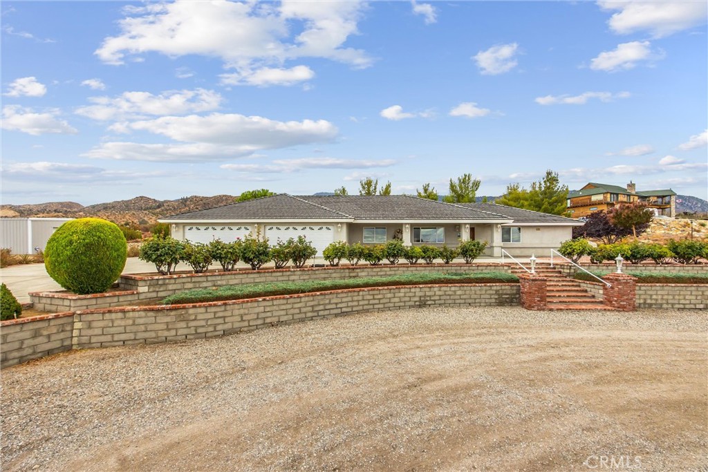 325 Canyon Road