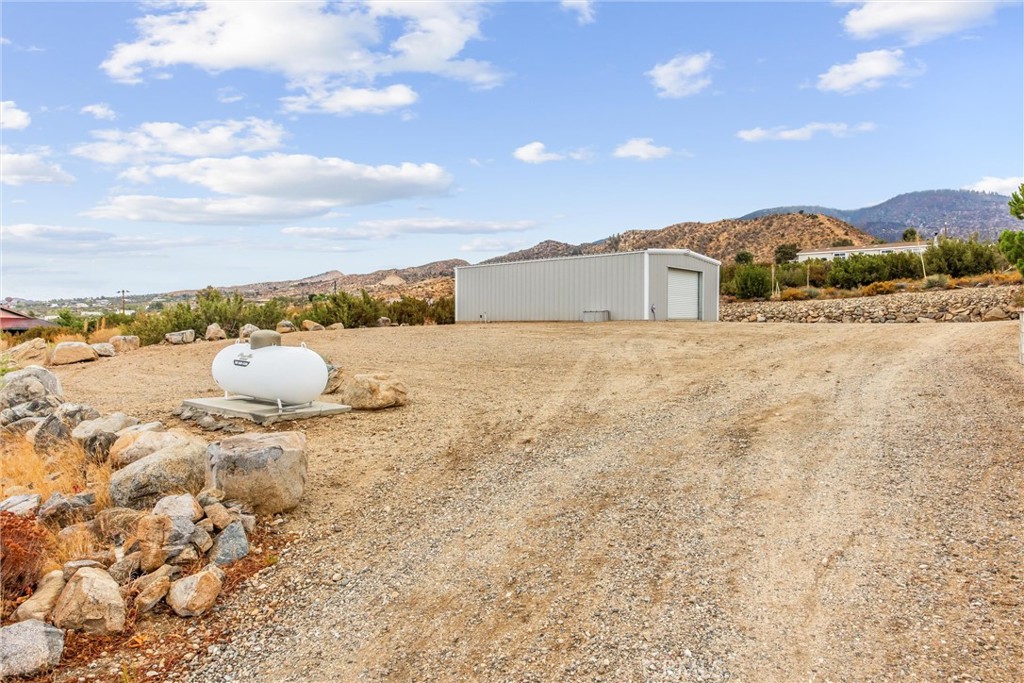 325 Canyon Road