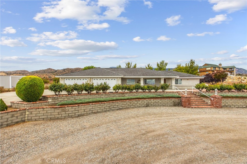 325 Canyon Road